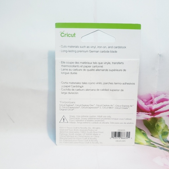 Cricut Premium Fine Point Blade + Housing New - Picture 2 of 4